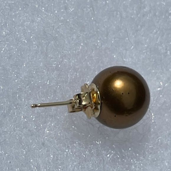 Chocolate Pearl Gold Stud Earrings - Picture 3 of 3